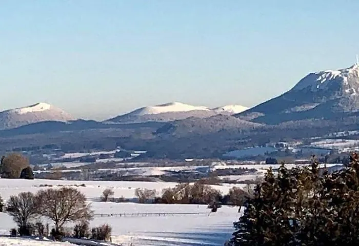 Le Clos Des Arvernes Сasa de vacaciones